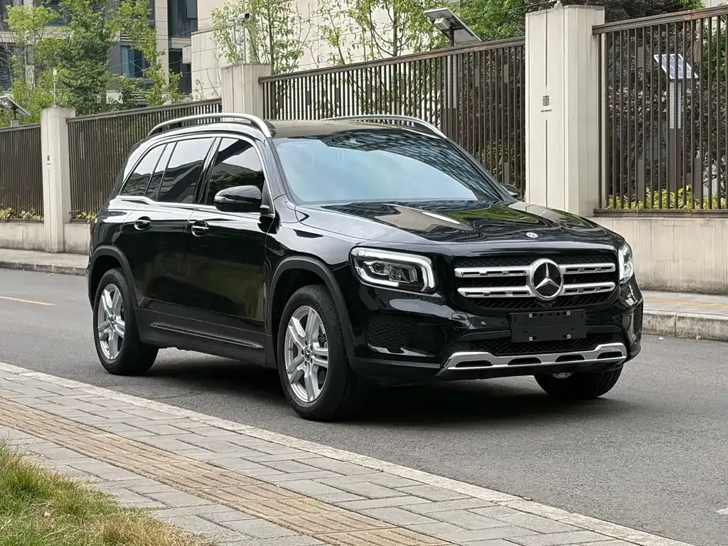 Mercedes-Benz GLB — фото 9