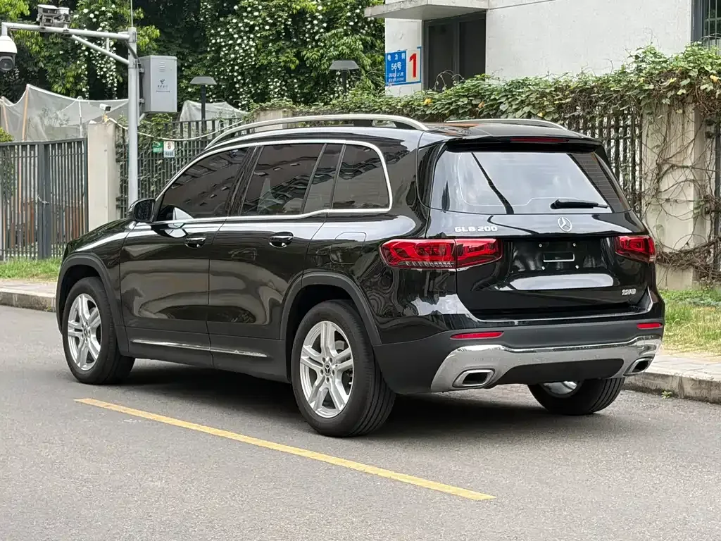 Mercedes-Benz GLB — фото 10