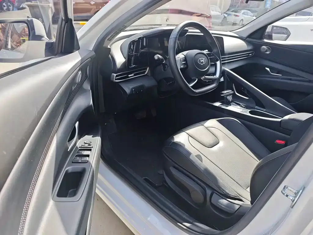 Hyundai Elantra 2022 из CN, фото 7