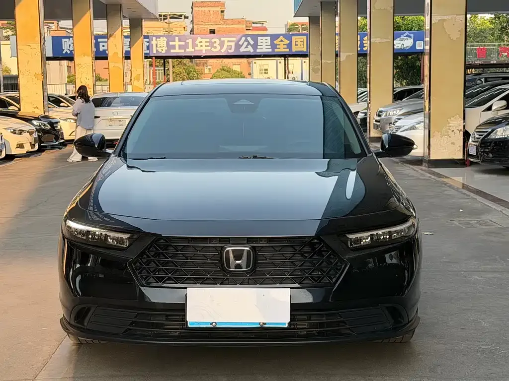Honda Accord — фото 10