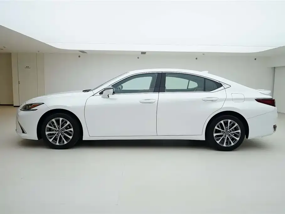 Lexus ES — фото 2
