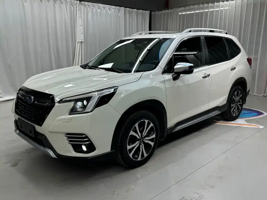 Subaru Forester — фото 1