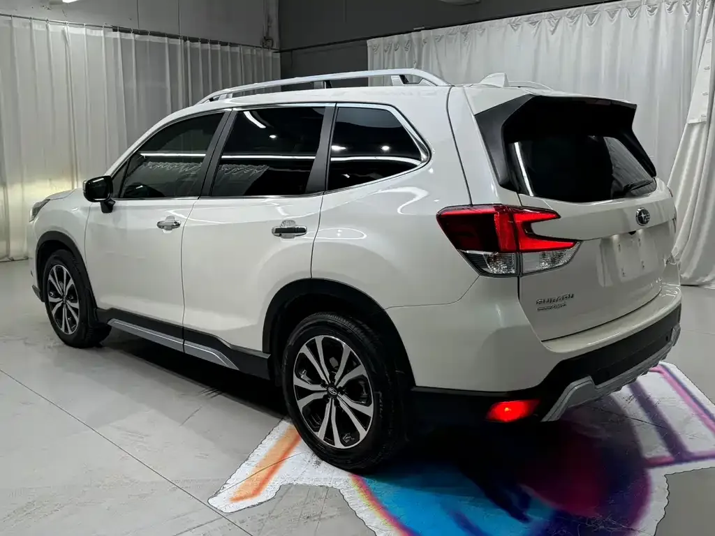 Subaru Forester — фото 4