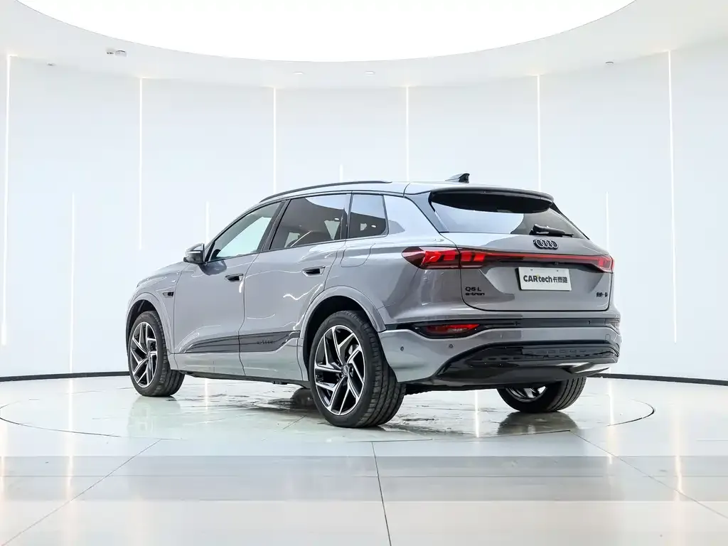 Audi Q6L e-tron — фото 6