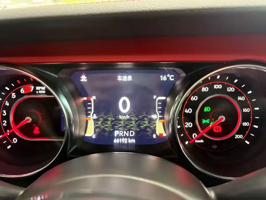 Jeep Wrangler 2023 из CN, фото 8