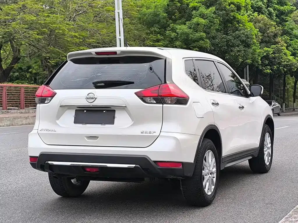 Nissan X-Trail — фото 8