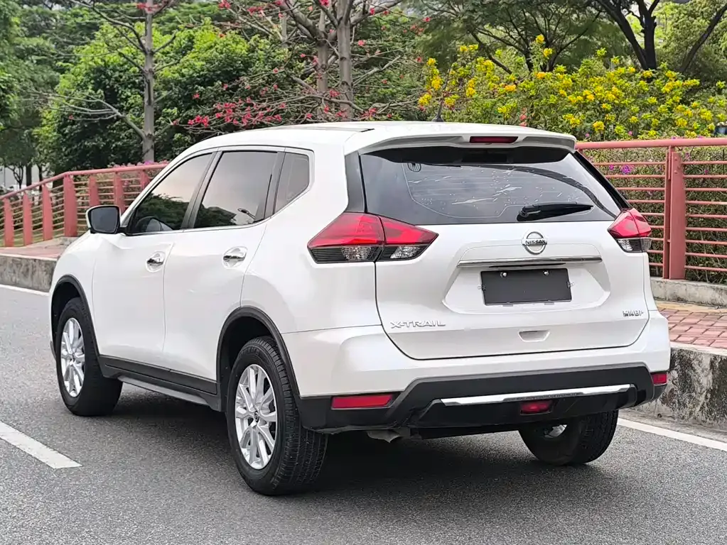 Nissan X-Trail — фото 10