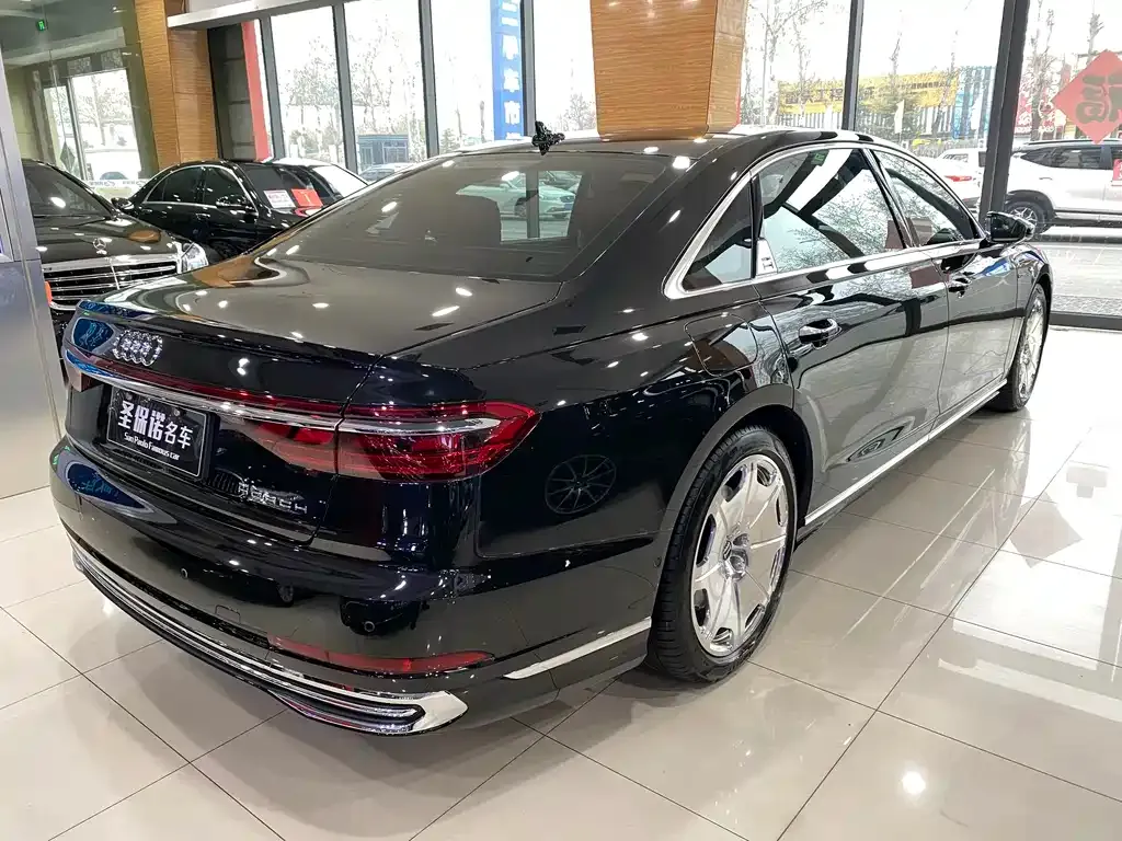Audi A8 — фото 9