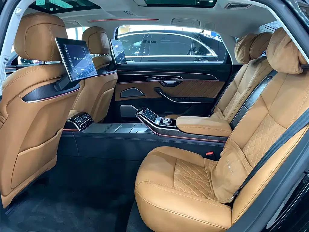 Audi A8 — фото 8