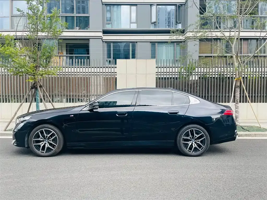 BMW i5 2024 из CN, фото 3