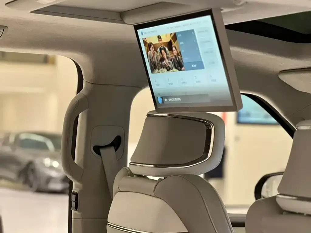 Volvo EM90 2025 из CN, фото 4