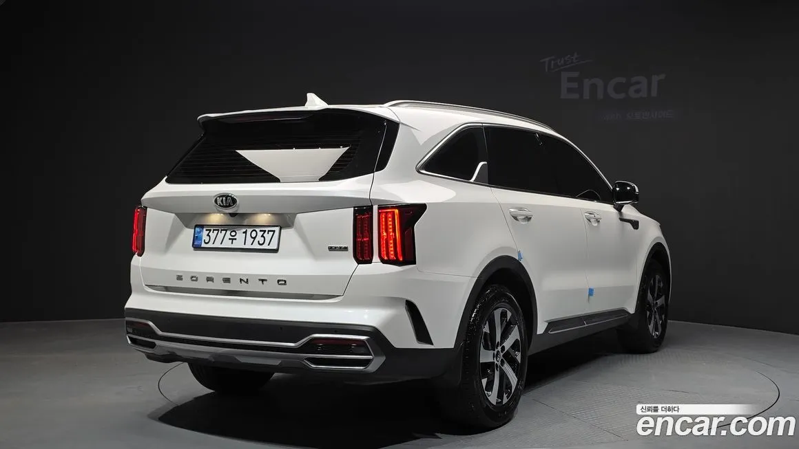 Kia Sorento — фото 8
