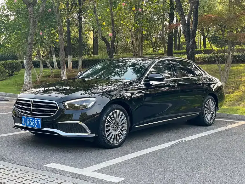 Mercedes-Benz E-Class — фото 5