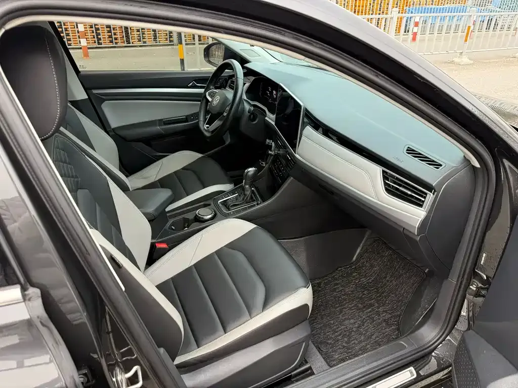 Volkswagen Bora 2023 из CN, фото 3