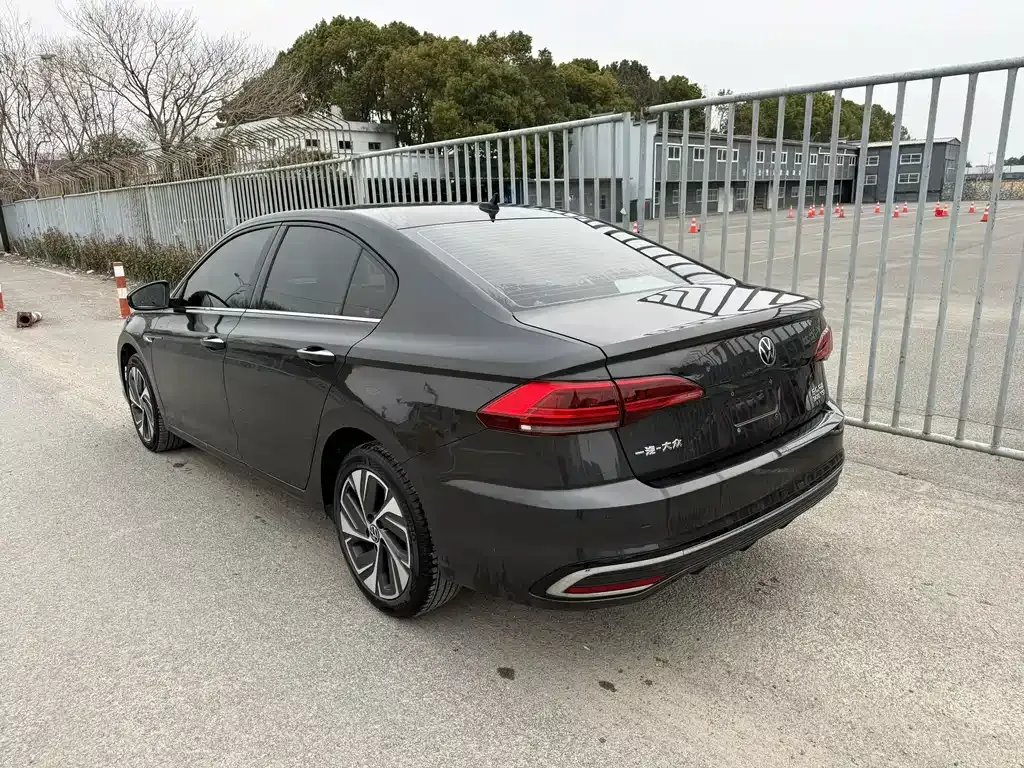 Volkswagen Bora 2023 из CN, фото 4
