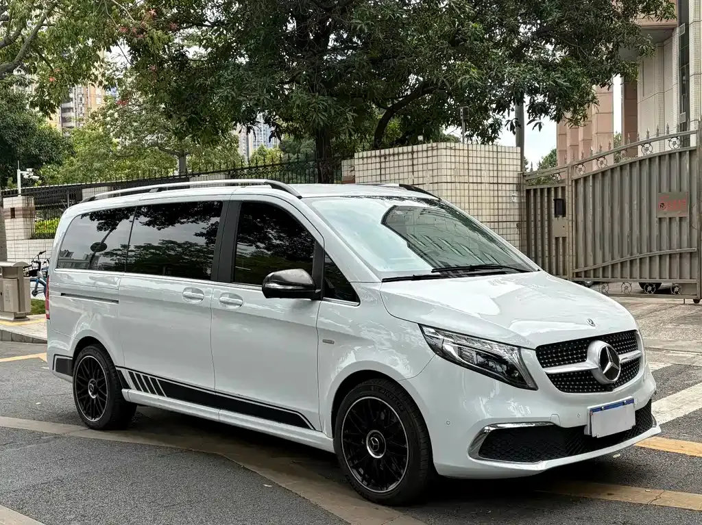 Mercedes-Benz V-Class — фото 10