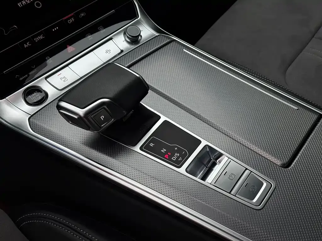 Audi A6L 2024 из CN, фото 8