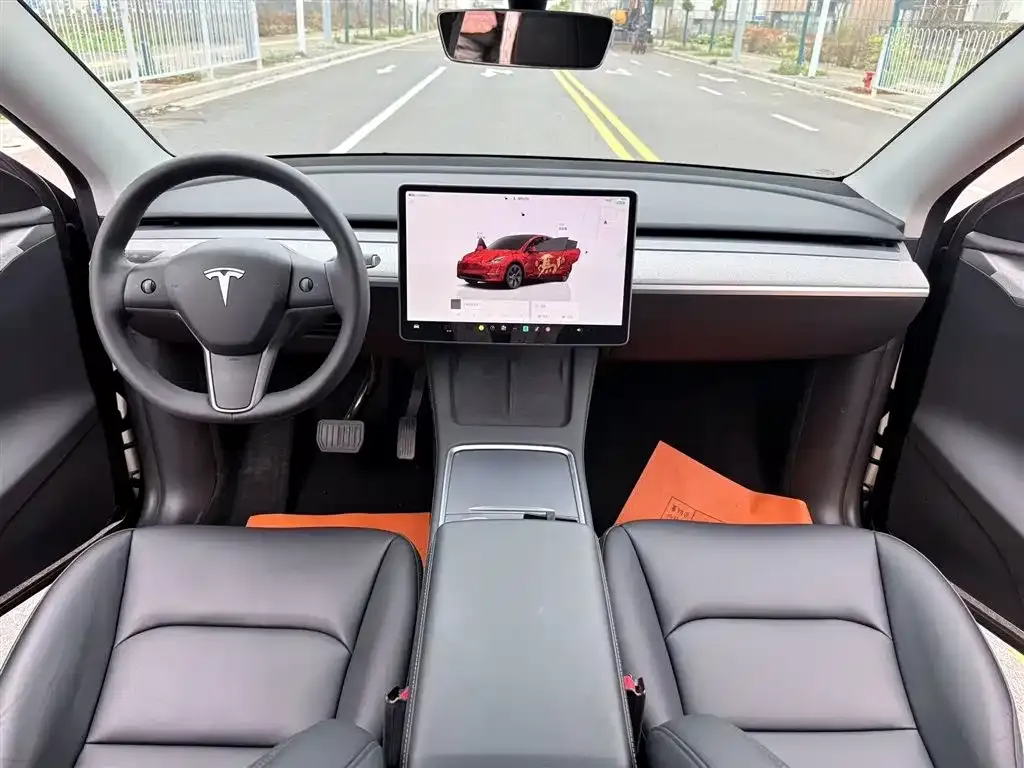 Tesla Model Y — фото 4