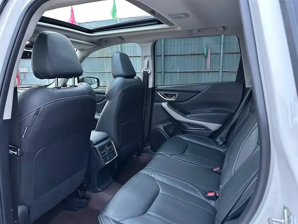 Subaru Forester 2022 из CN, фото 6