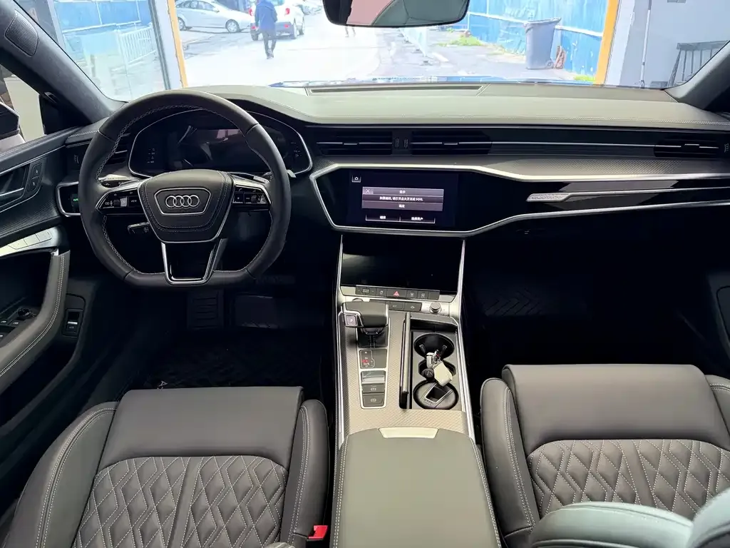 Audi A7L — фото 2