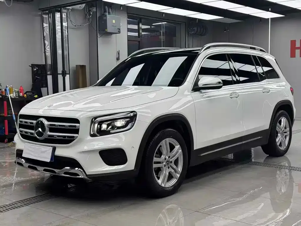 Mercedes-Benz GLB — фото 1