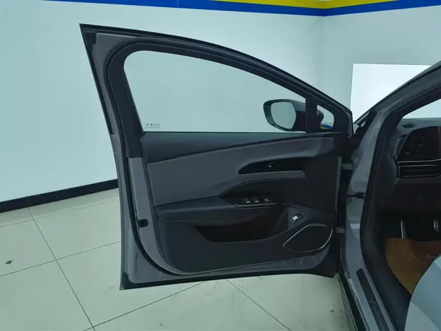 Hongqi EH7 2024 из CN, фото 6