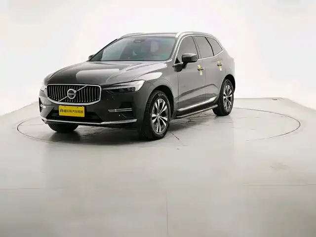 Volvo XC60 — фото 1