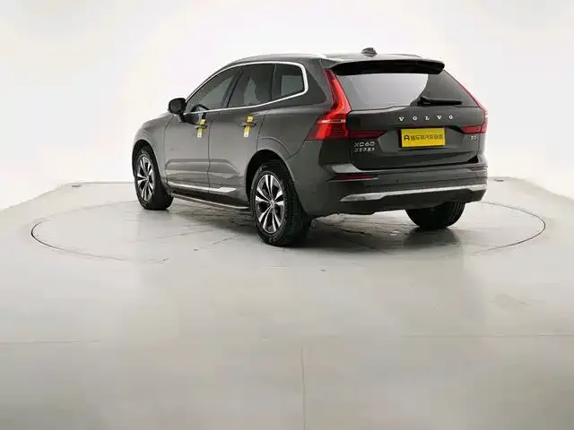 Volvo XC60 — фото 2