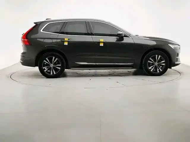 Volvo XC60 — фото 9