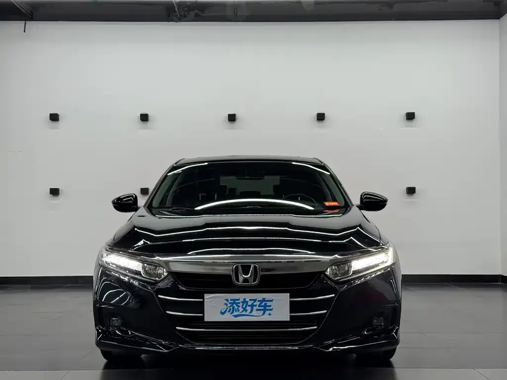 Honda Accord — фото 10