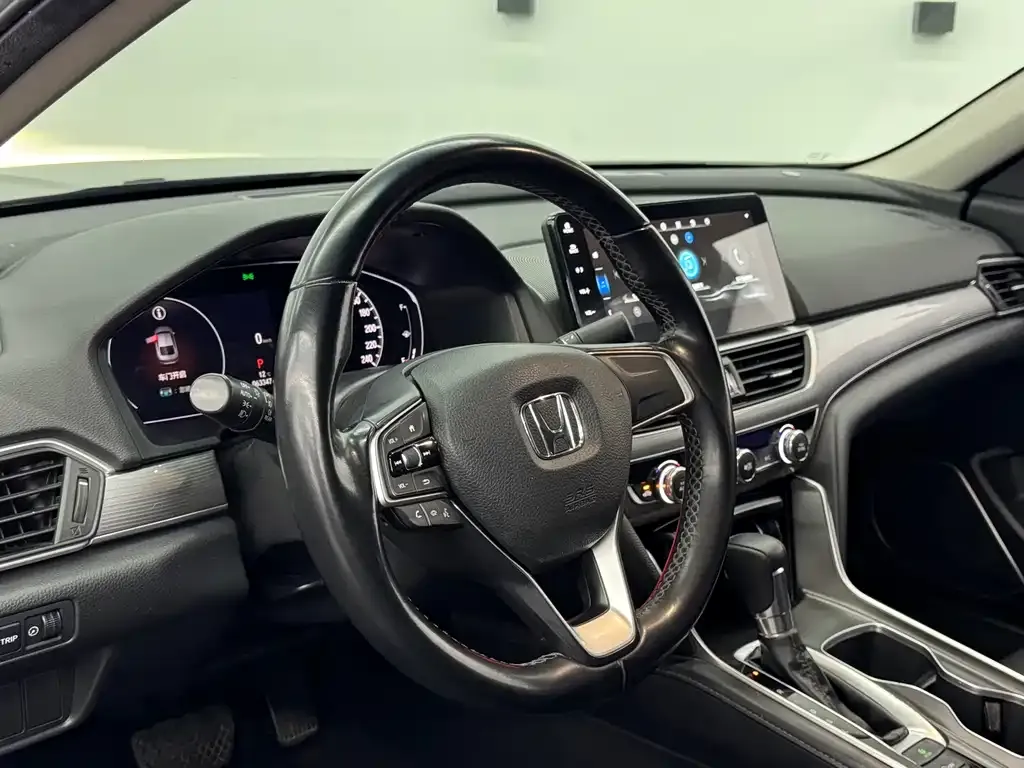 Honda Accord — фото 9
