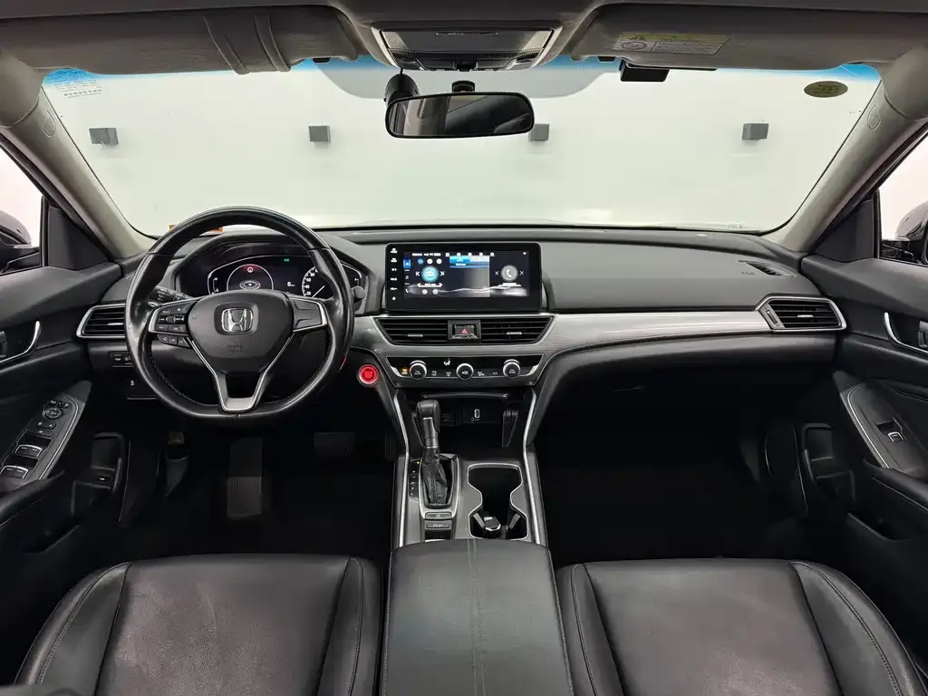 Honda Accord — фото 8