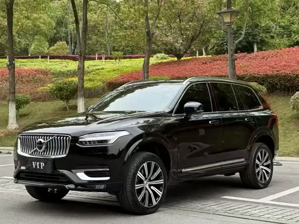 Volvo XC90 — фото 1
