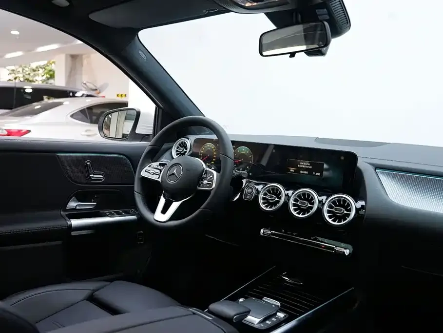 Mercedes-Benz GLA 2023 из CN, фото 2