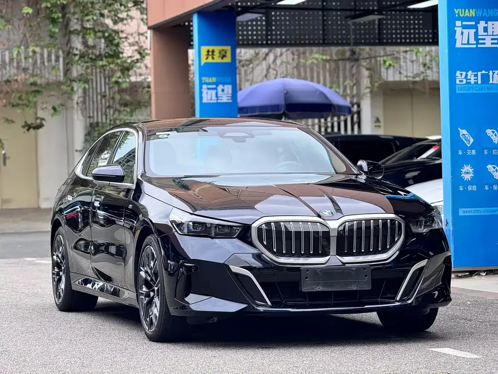 BMW 5 Series — фото 9