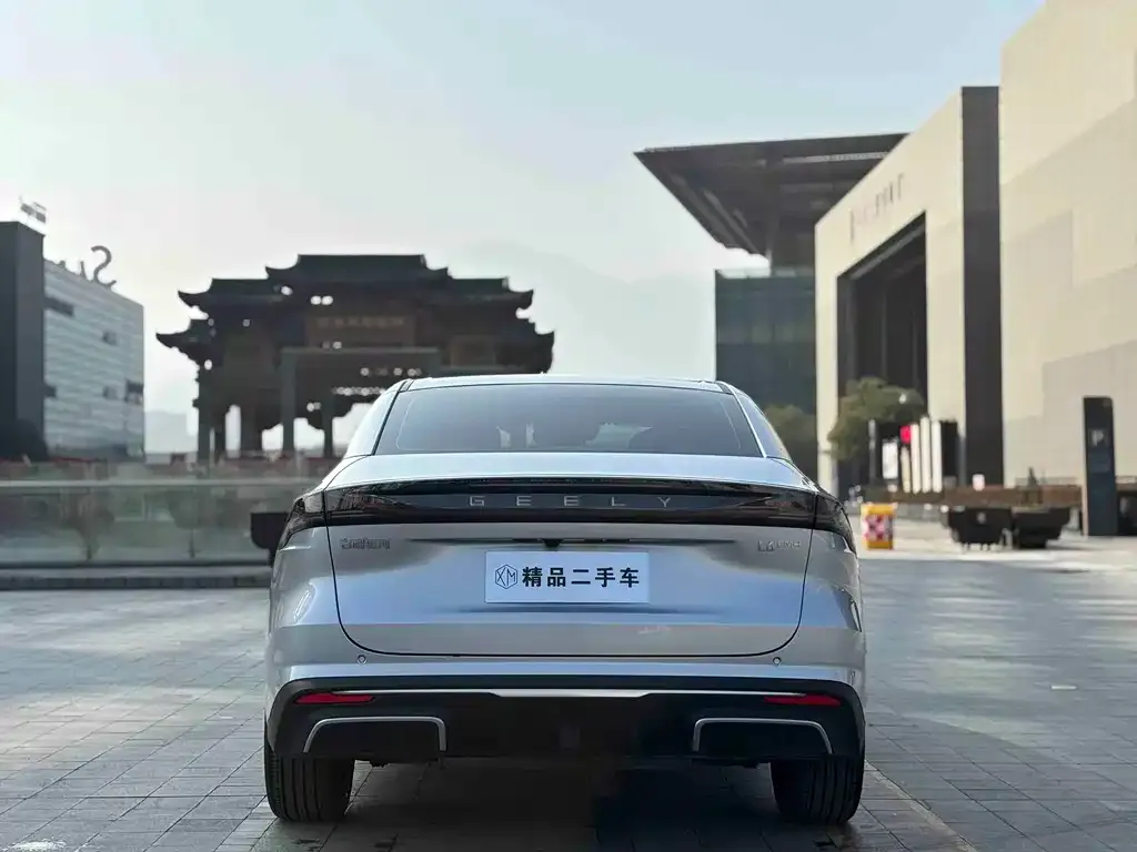 Geely Galaxy L6 — фото 6