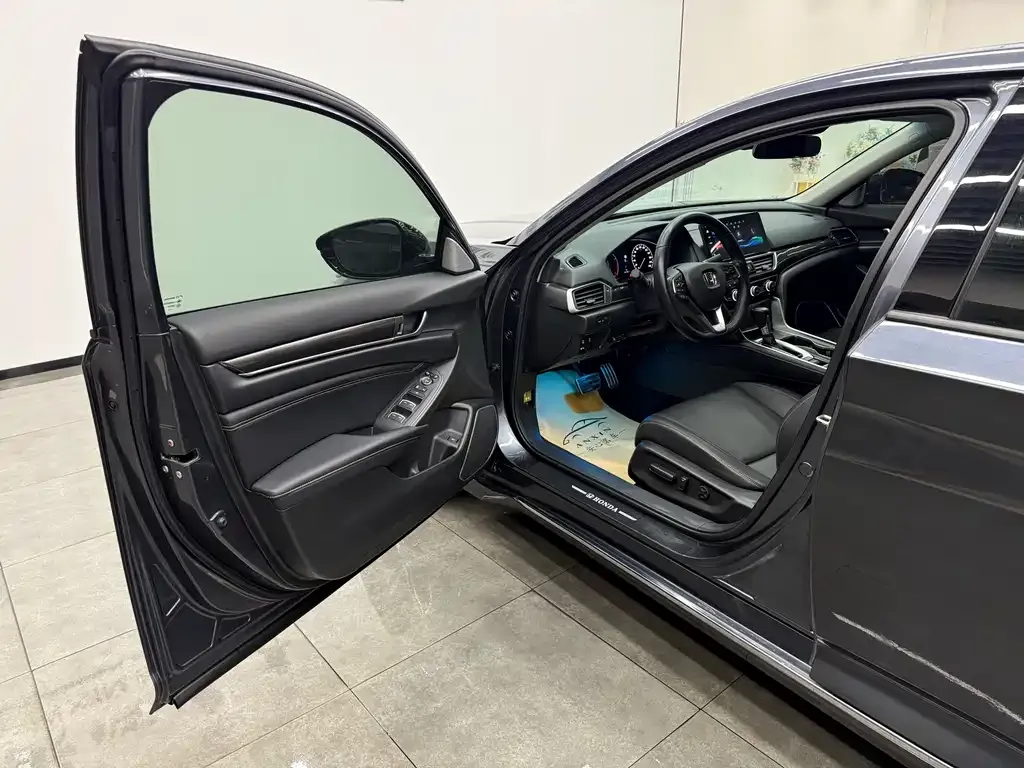 Honda Accord — фото 6
