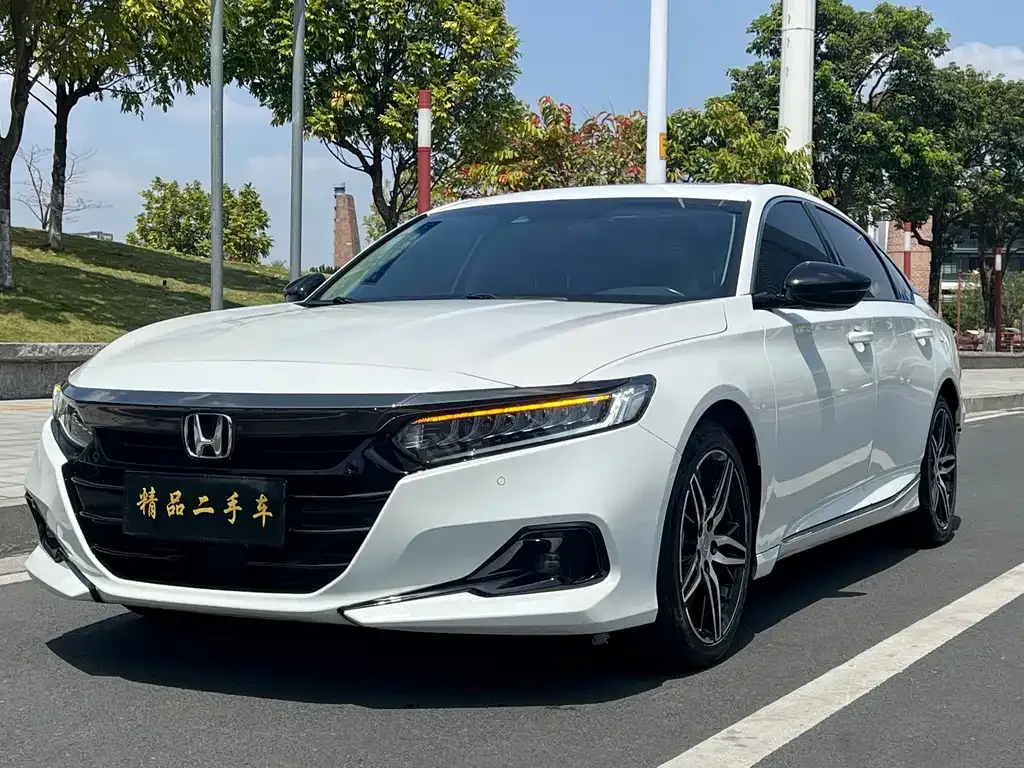 Honda Accord — фото 1