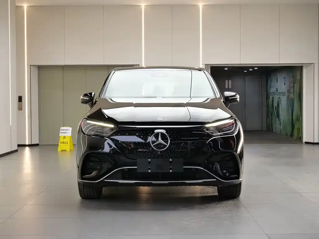 Mercedes-Benz EQE SUV — фото 3