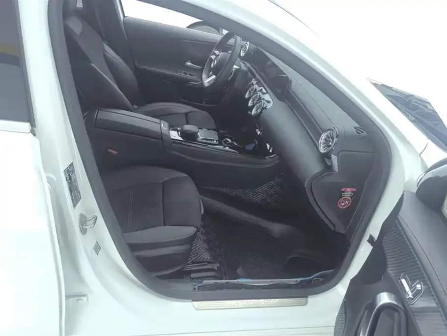 Mercedes-Benz A-Class 2023 из CN, фото 8