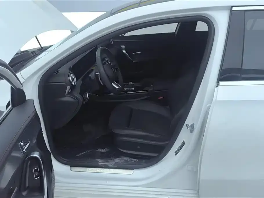 Mercedes-Benz A-Class 2023 из CN, фото 6