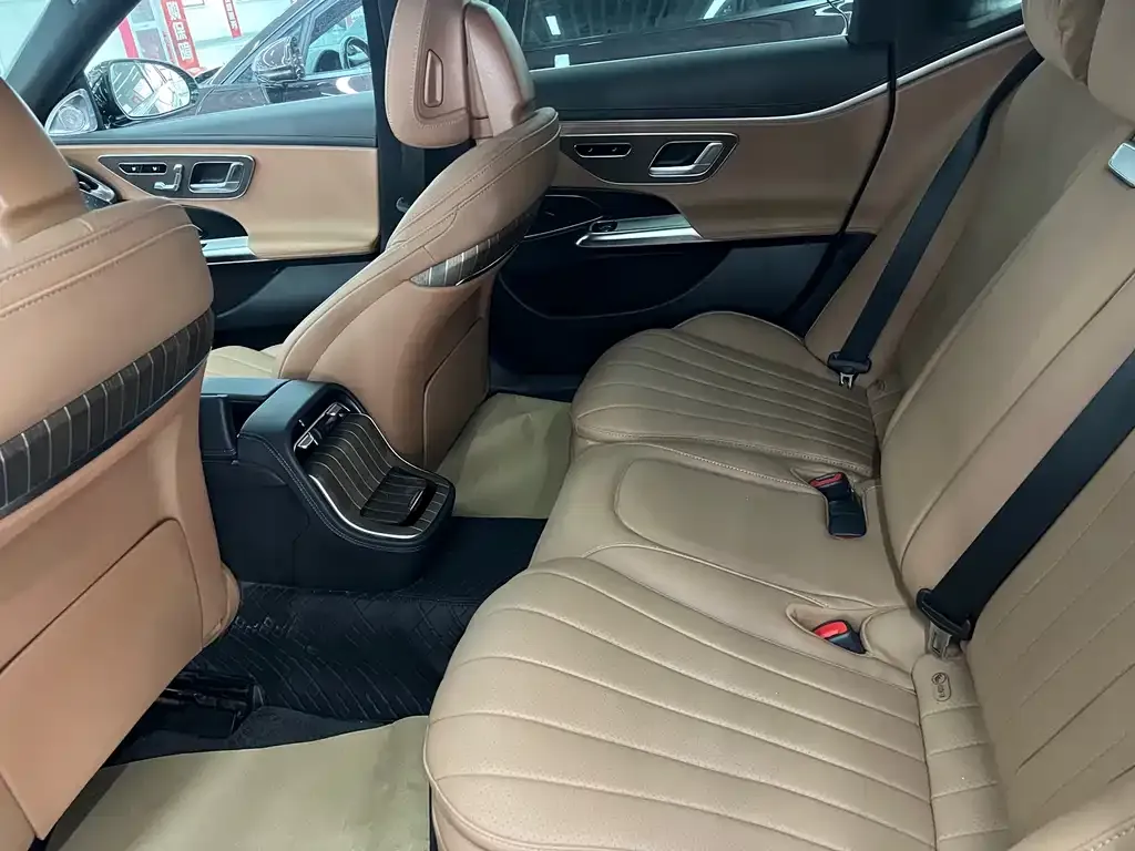 Mercedes-Benz E-Class 2025 из CN, фото 2