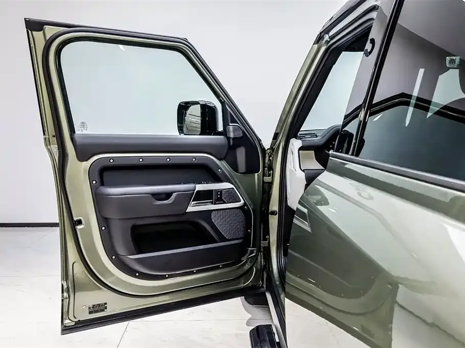 Land Rover Defender 2024 из CN, фото 9