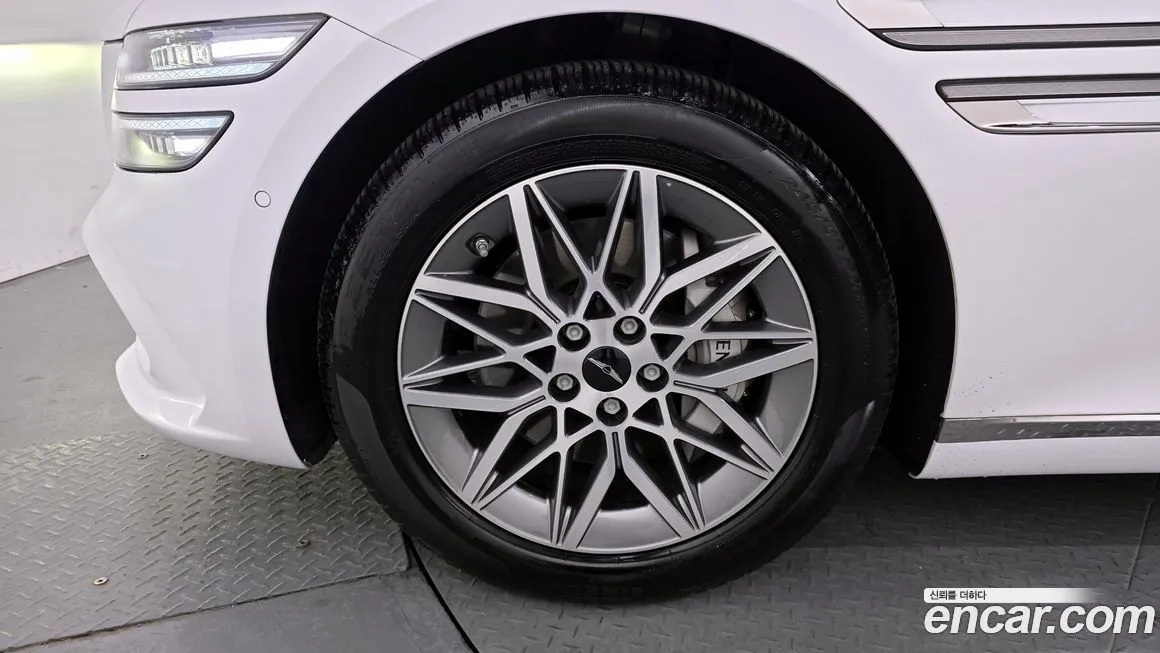 Genesis G80 — фото 8