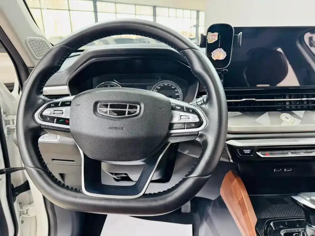 Geely Vision X6 — фото 8