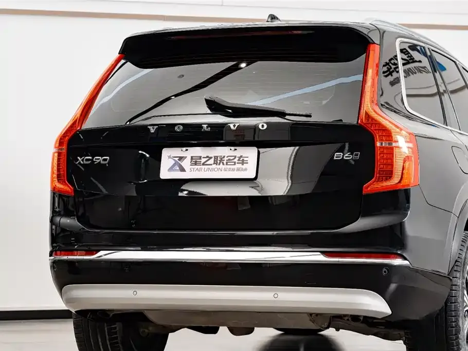 Volvo XC90 — фото 8