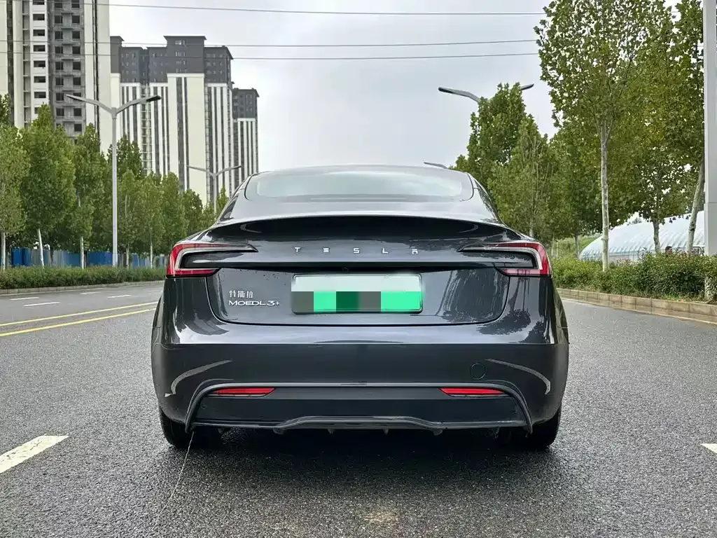 Tesla Model 3 — фото 3