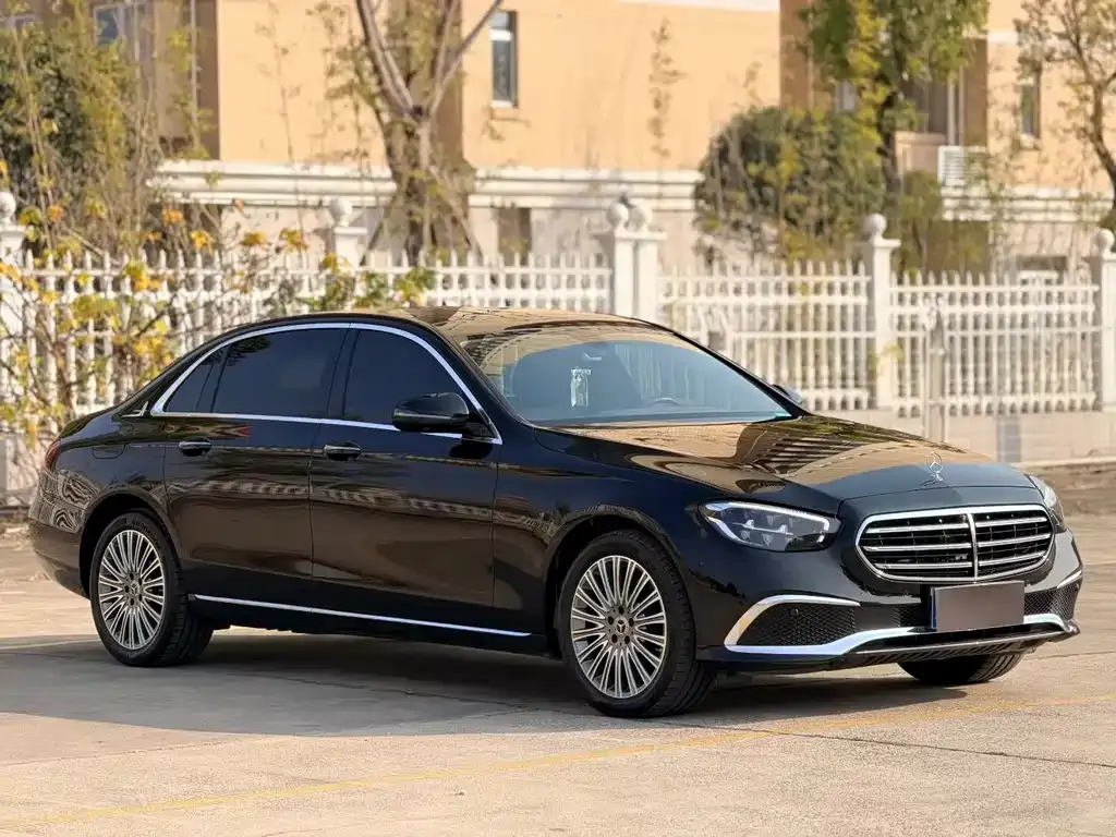 Mercedes-Benz E-Class — фото 9
