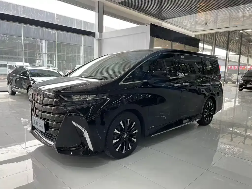 Toyota Alphard — фото 6