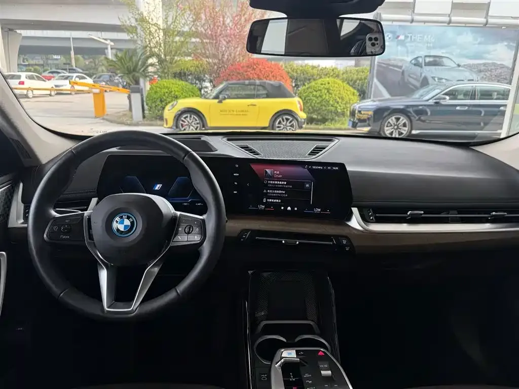 BMW iX1 2023 из CN, фото 9